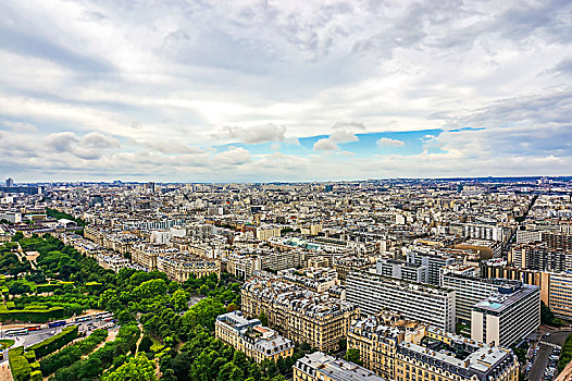 俯拍法国巴黎城市风光