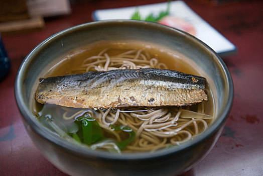日本传统鲱鱼干荞麦面