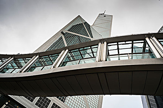 在香港中心的现代化办公大楼