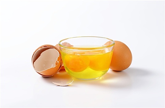 蛋白,蛋黄,玻璃碗