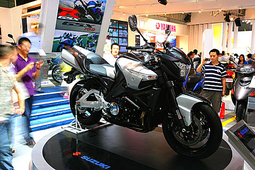铃木摩托车在中国也是广为人知的品牌商品,其中以铃木gn125系列更成为众多骑士迷的追逐对象
