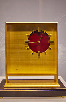 辽宁省大连博物馆馆藏文物,瑞士20世纪金属台钟