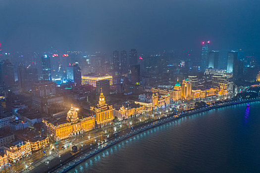 雨夜航拍上海陆家嘴和外滩