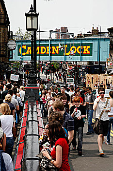 观光客,穿过,卡姆登,公路桥,锁,市场,城镇,伦敦,英国