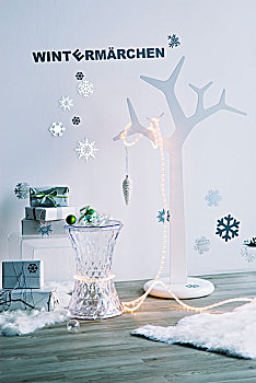 时尚,树,彩灯,边桌,一堆,礼物,墙壁,雪花,装饰