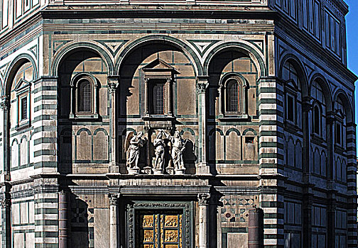 意大利佛罗伦萨古老建筑上的精美雕塑