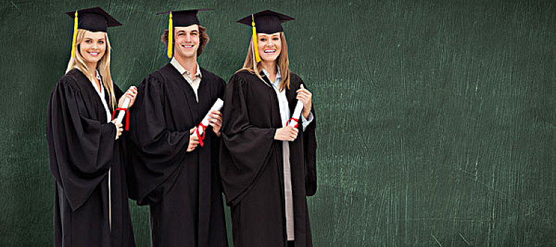 合成效果,图像,三个,微笑,学生,毕业,长袍,拿着,证书,绿色,黑板