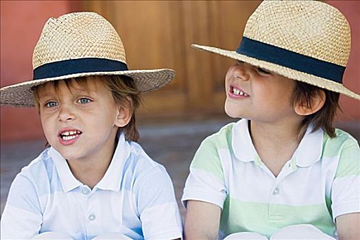 两个男孩,戴着,巴拿马草帽