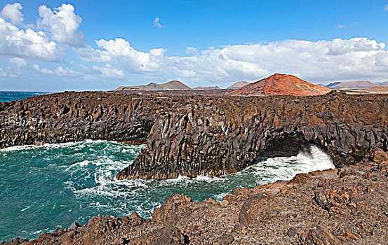 岩石海岸,火山地貌,火山,蒂玛法雅国家公园,后面,兰索罗特岛,加纳利群岛,西班牙,欧洲