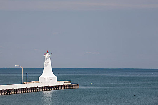 小,白色,灯塔,结束,码头,湖,蓝天,伯林顿,安大略省,加拿大