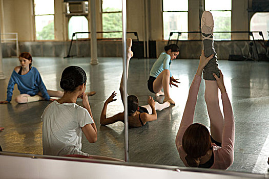 芭蕾舞者,热身,舞蹈室