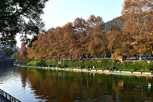 贵州遵义湘江河,色彩斑斓冬景如画