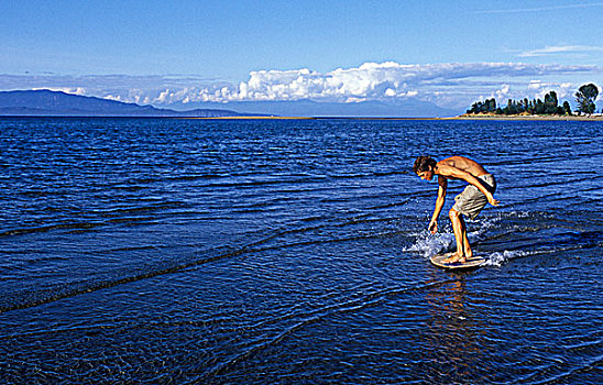 海滩,男青年,温哥华岛,不列颠哥伦比亚省,加拿大