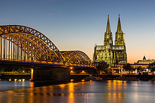 科隆大教堂,霍恩佐伦大桥,光亮,黄昏,莱茵河,科隆,德国