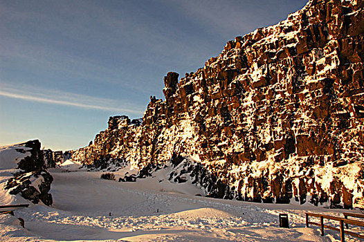 iceland,national,park,pingvellir,rocky,snowy,mountains
