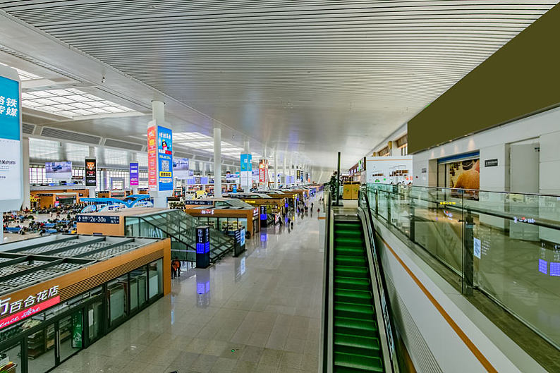 云南省昆明市高铁南站候车大厅环境建筑