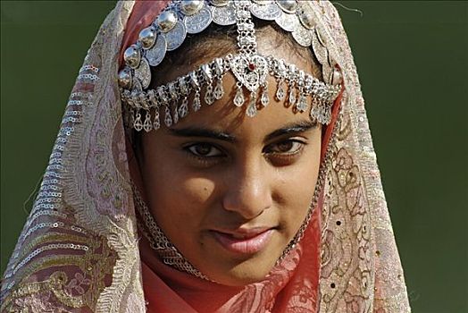 阿曼,女孩,传统服饰,饰品,巴提纳地区,区域,阿曼苏丹国,阿拉伯,中东
