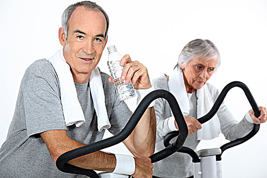 65岁,老太太,男人,有氧锻炼,训练