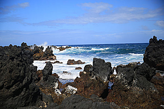 火山岩石滩