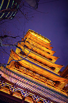 佛教寺庙,静安寺位于上海市静安区,是著名的旅游景点