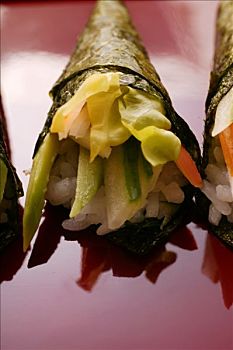 手卷寿司,蔬菜,碎鱼块