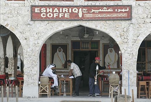 卡塔尔,多哈,男人,坐,正面,咖啡,烟