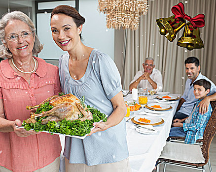 女人,祖母,拿着,鸡肉,烤,家庭,餐桌