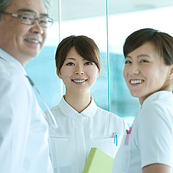 亚洲女初尝黑人巨高清