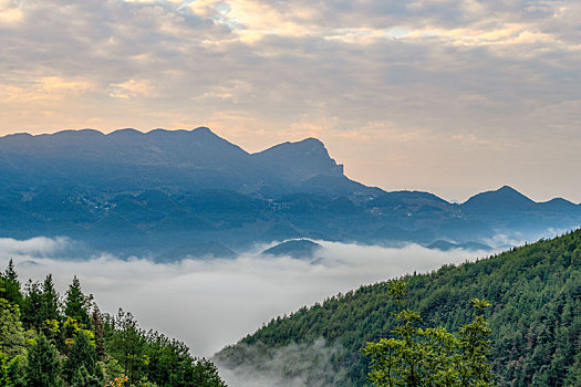 重庆酉阳,石门山的清晨