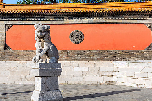古建石狮子红色影壁墙,拍摄于南京朝天宫