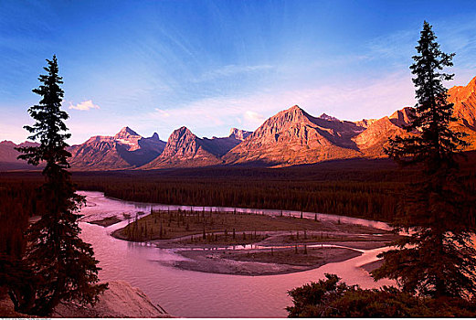 落基山脉,阿萨巴斯卡河,碧玉国家公园,艾伯塔省,加拿大