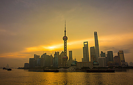 上海东方明珠的清晨