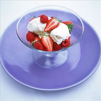 香草冰淇淋,新鲜,草莓,树莓