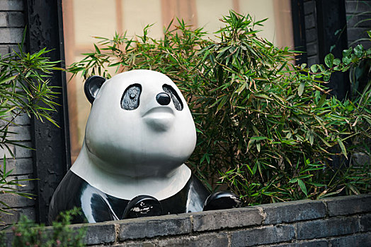 熊猫雕塑竹子