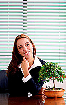 职业女性,办公室,盆景树