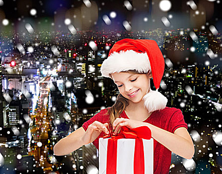 休假,礼物,圣诞节,孩子,人,概念,微笑,女孩,圣诞老人,帽子,礼盒,上方,雪,夜晚,城市,背景