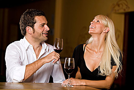 男人,女人,喝,葡萄酒,酒吧
