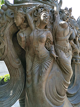北京梨园主题公园韩美林艺术馆神象雕塑背面