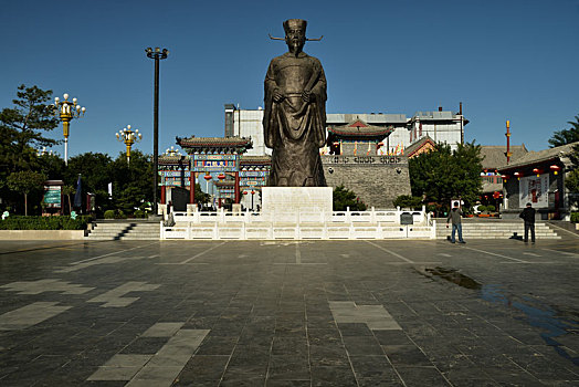 河北省定州市韩琦雕像