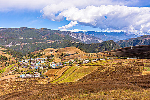 云南香格里拉哈巴雪山