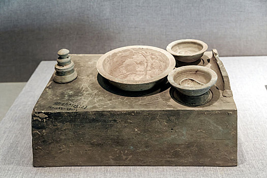東漢長方形灰陶灶，河南省洛陽博物館館藏文物