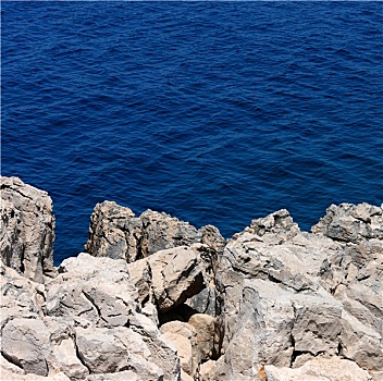 岩石海岸,蓝色海洋