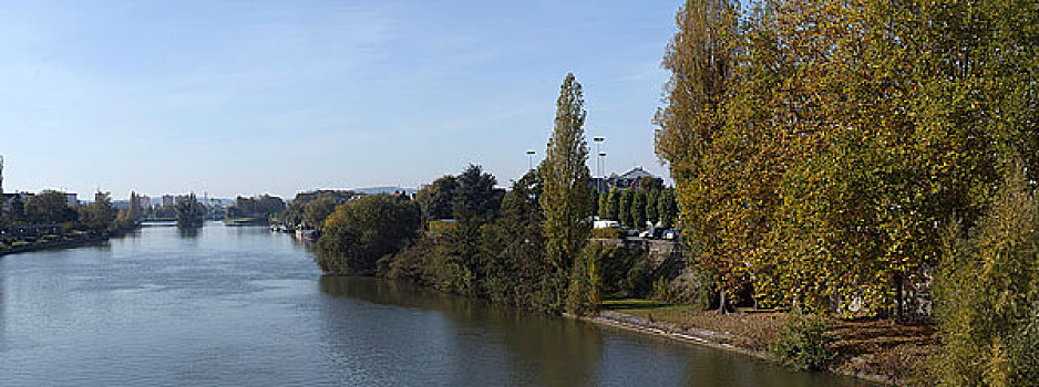法国贡比涅·瓦兹河