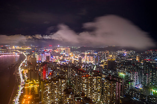 广西梧州,雨后云雾夜景如仙境