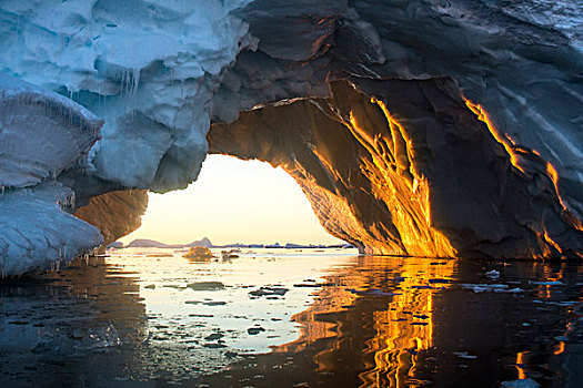 南极,日落,子夜太阳,拱形,融化,冰山,靠近,雷麦瑞海峡