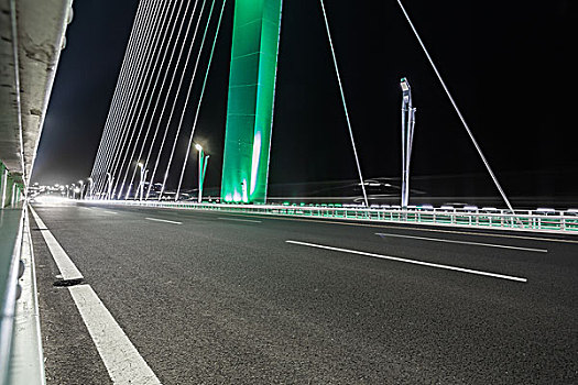 内蒙古鄂尔多斯市大桥夜景