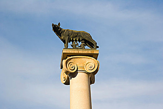 雕塑,狼,广场,阿尔卑斯山,意大利,欧洲