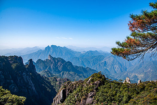 江西上饶三清山西海岸群山