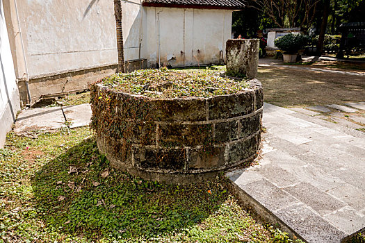 云南腾冲国殇墓园,有一个埋葬4名日本侵略者的,倭冢