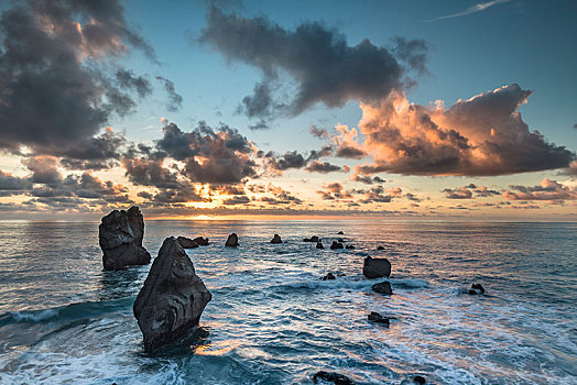 石头,海中,云,暮色天空,西海岸,南岛,新西兰,大洋洲
